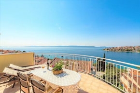 Six-bedroom villa with Sea View NL